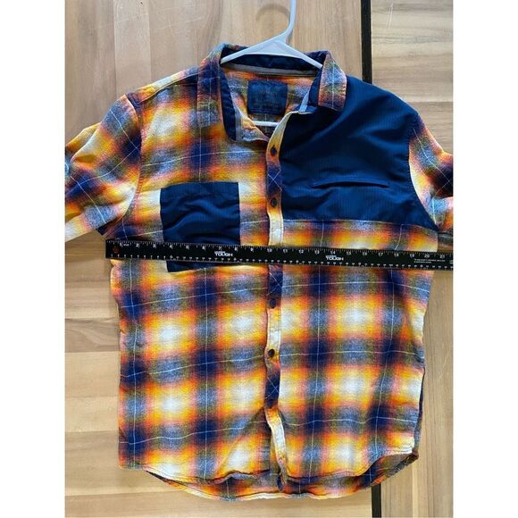 ‎Nomad Button Down Flannel - Picture 6 of 6